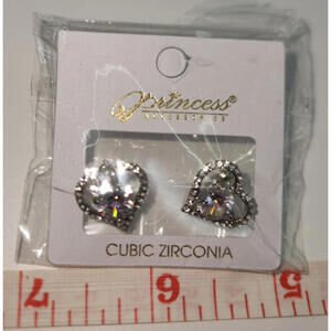 Ventage Cubic Zirconia post earrings clear heart shaped Princess